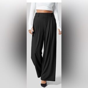 High waisted wide leg pants, side pockets